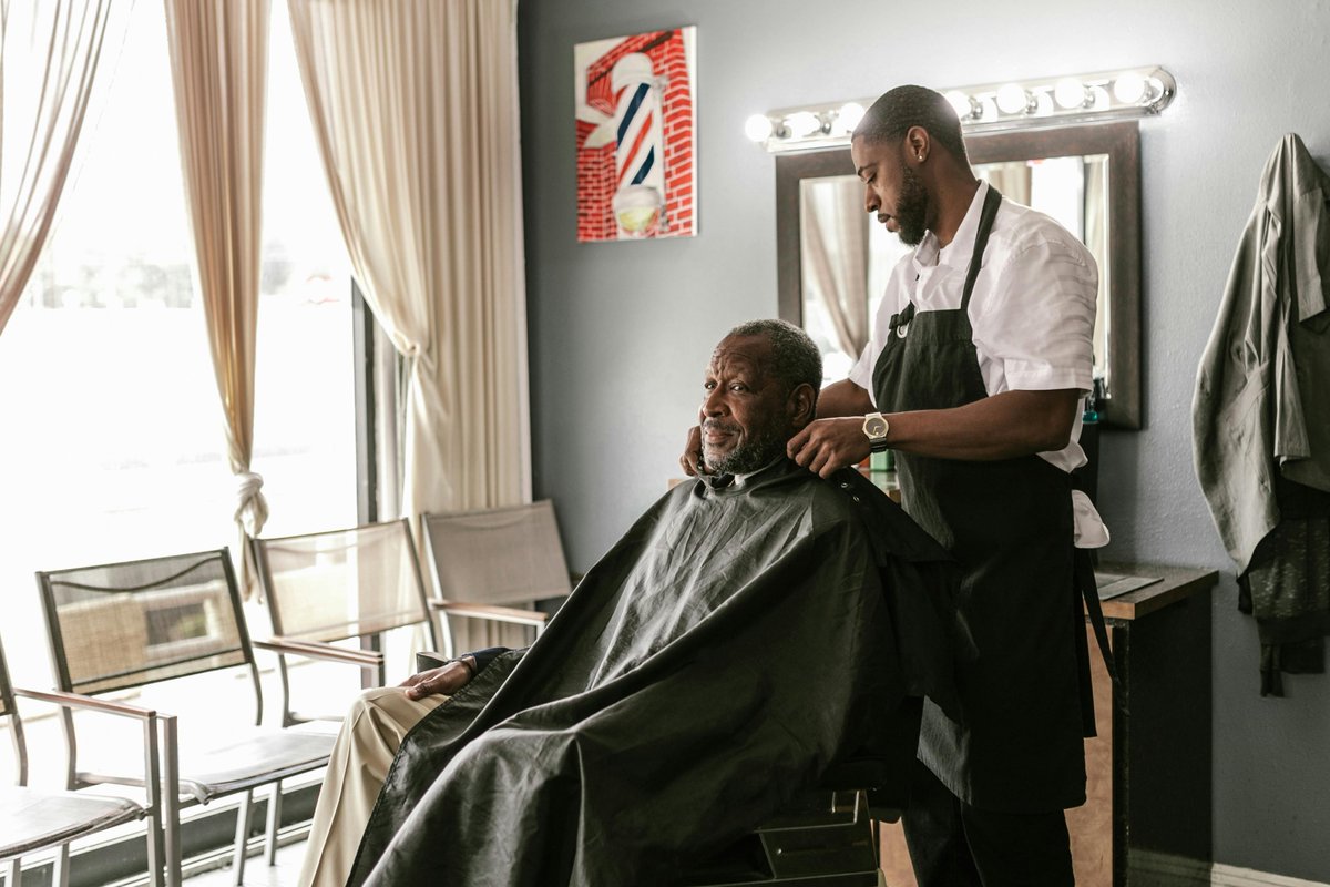 HPRU_EBS's tweet image. 📰In the news!📰A community-led HIV testing initiative @BristolCommon which included outreach in barbershops & other familiar venues, helped break down barriers in African and Caribbean communities. @JPHorwood @TemilolaAdeniyi
More ➡️bit.ly/45kU4Kc