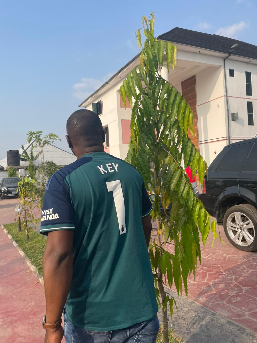 QUBRAH11's tweet image. May your upcoming birthday be as
wonderful and as truly special as you
are to us #SQUAD
God bless you always bammi 🫡
@Gooner4romOrua

#6DaysTogo 
#Worldcommanderday
#Fishermanday
#SheGetMoney4two
#SQUAD

1GB data each for 2 lucky person under this CS that use the #tag