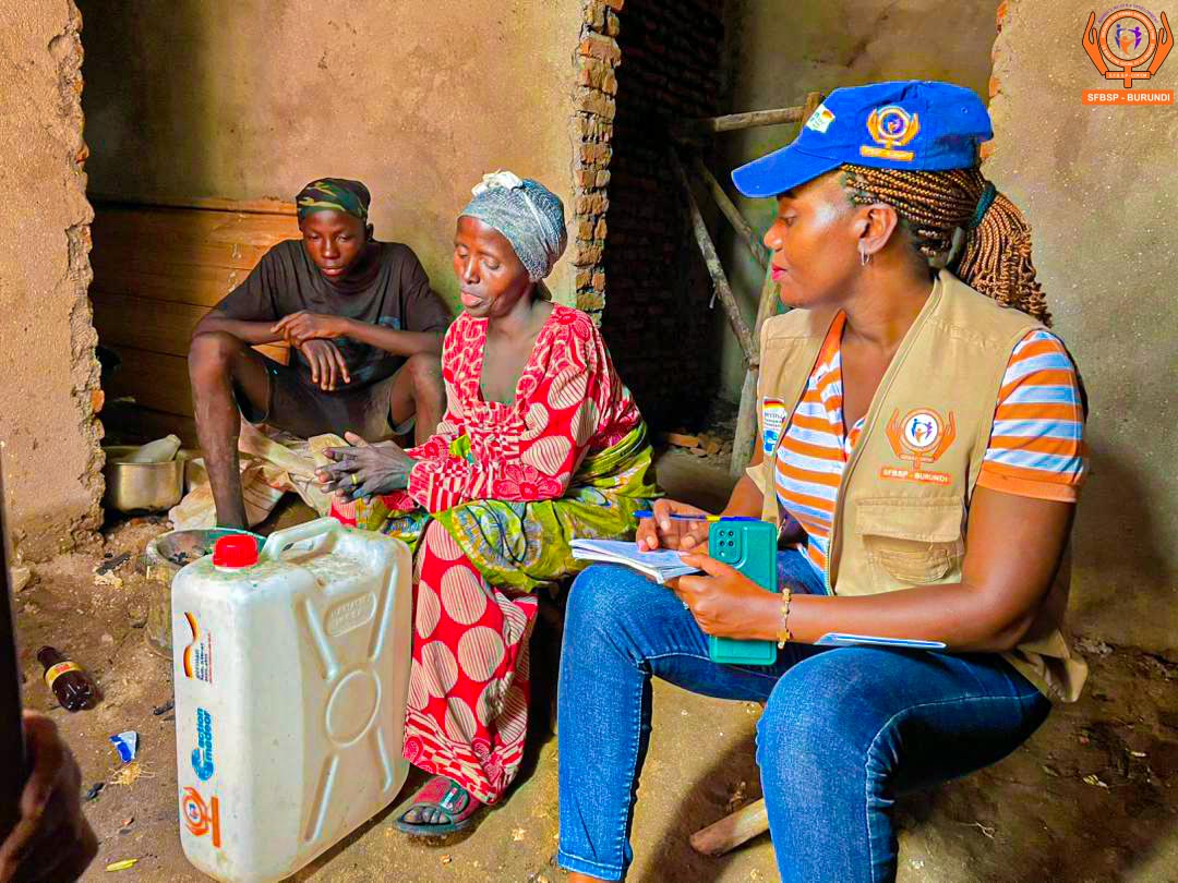 SFBLSP_BURUNDI's tweet photo. 1/3 Début 2025,#SFBSP avait assisté en kits ANA,d’hygiène &amp; de dignité ô 100 ménages affctés par les catastrophes natrelles en @NtahangwaMairie(@MairieBuja) et en
@CMubimbi &amp; #Mageyo(@BUJUMBURA).Une miss° d’évaluat° de l’impact de ctte assistance a été menée du 20 et 21 mai 2025 https://t.co/4XyD4rmtNM