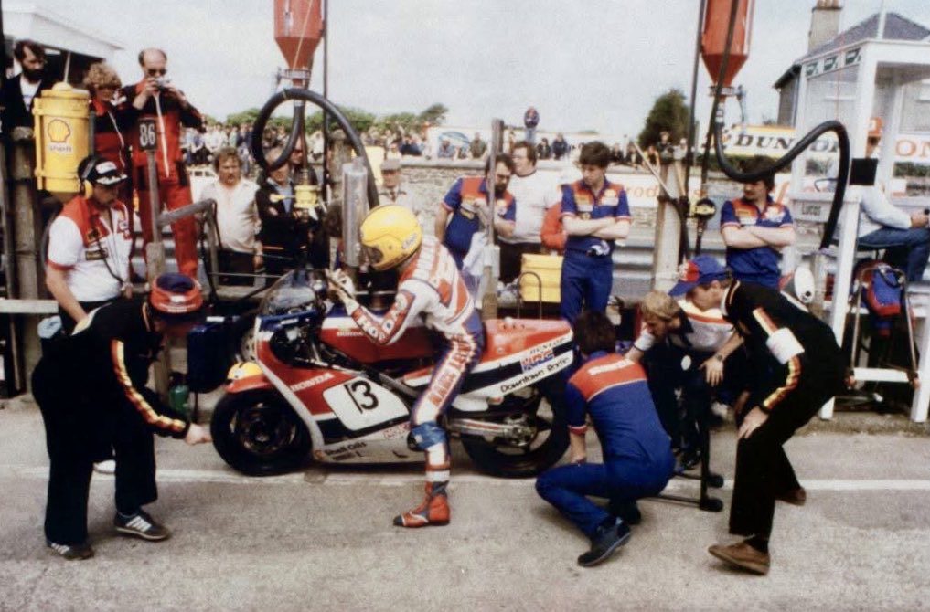 popsyosh34's tweet photo. 🇬🇧3️⃣🏁 Joey Dunlop 
#TopUpThursday #HondaBritain 
#RoadRacingLegend https://t.co/F8fxf1kDw5