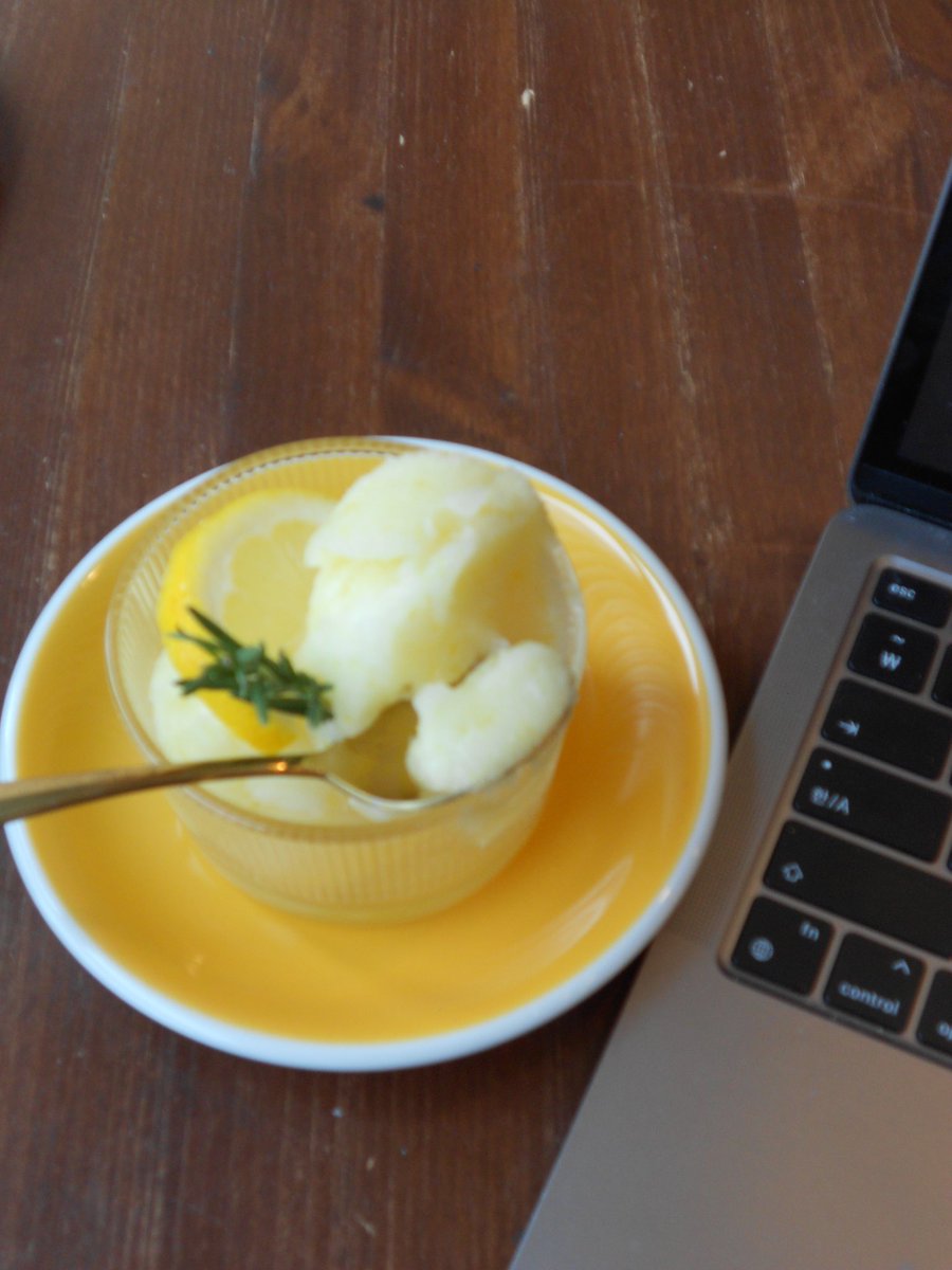 더워지면 레몬 소르베