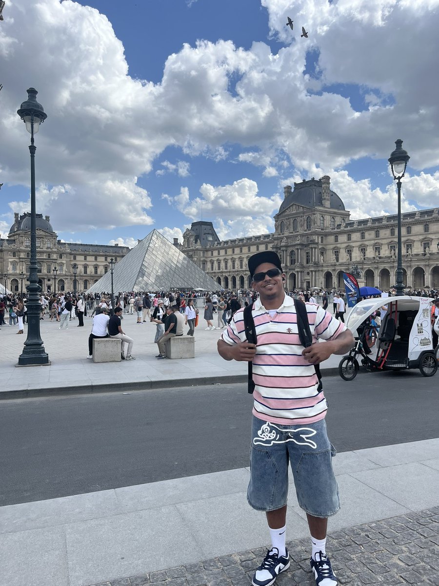 balloutkyle's tweet photo. Summer in Paris ⛅️🇫🇷🗼 https://t.co/FMaa88YS3g
