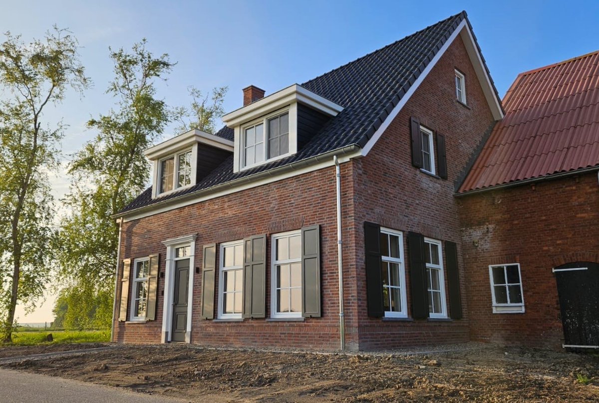 Woning in Stavenisse geheel gerenoveerd en verduurzaamd.
<a href="/Aannemers/">PlusPort</a>-en timmerbedrijf Roozemond bv