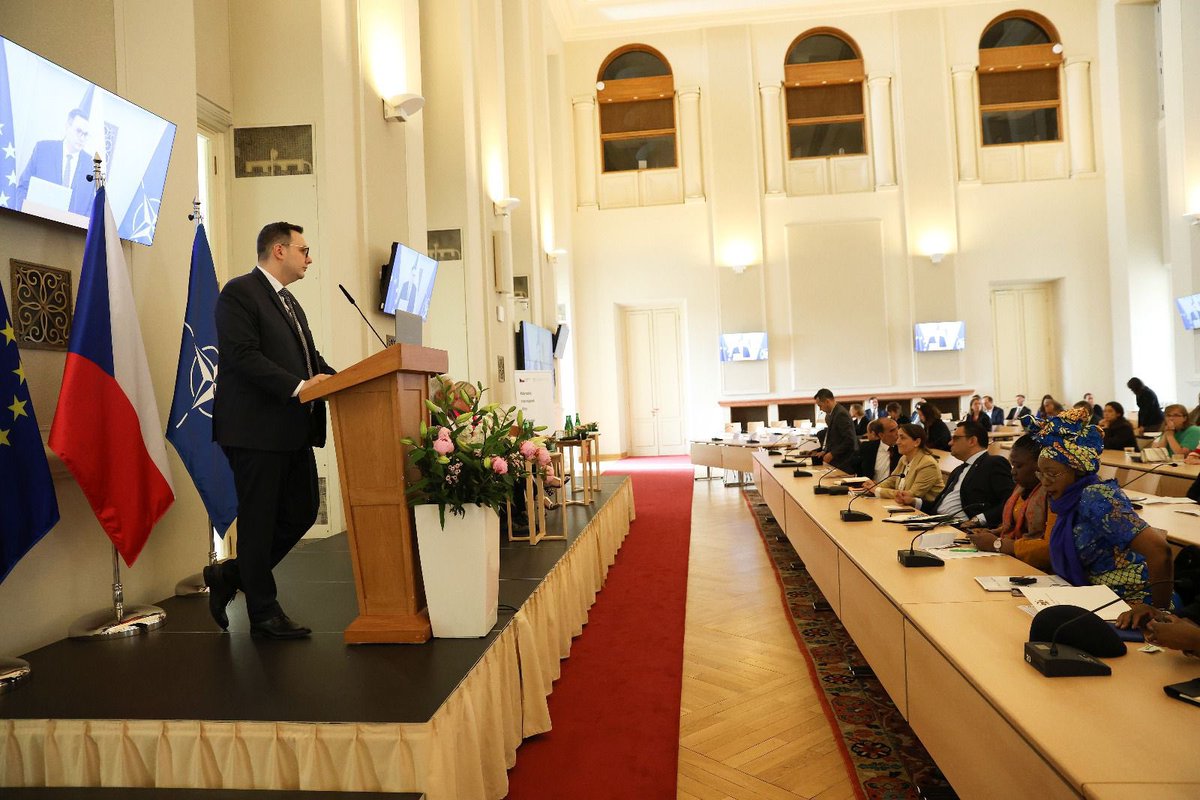 JanLipavsky's tweet photo. Czechia 🇨🇿 values its partnerships across Africa – a continent of opportunity and innovation. Strengthening Czech-African relations is key to addressing global challenges and building a shared sustainable future. I spoke about this at the opening of the Africa Day conference. https://t.co/pnTEVr9bRf