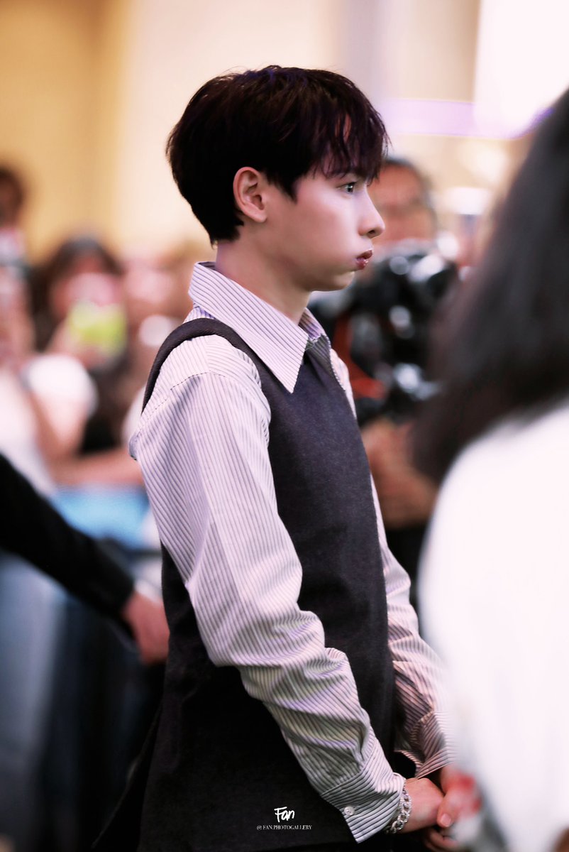 fanphotogallery's tweet photo. 250517 Samsung
@AtthaphanP
#SamsungVisionAIxOffGun
#ออฟกัน #Offgun
#กันอรรถพันธ์ #GunAtthaphan
#Fanxphoto https://t.co/CSeVGJgWRD