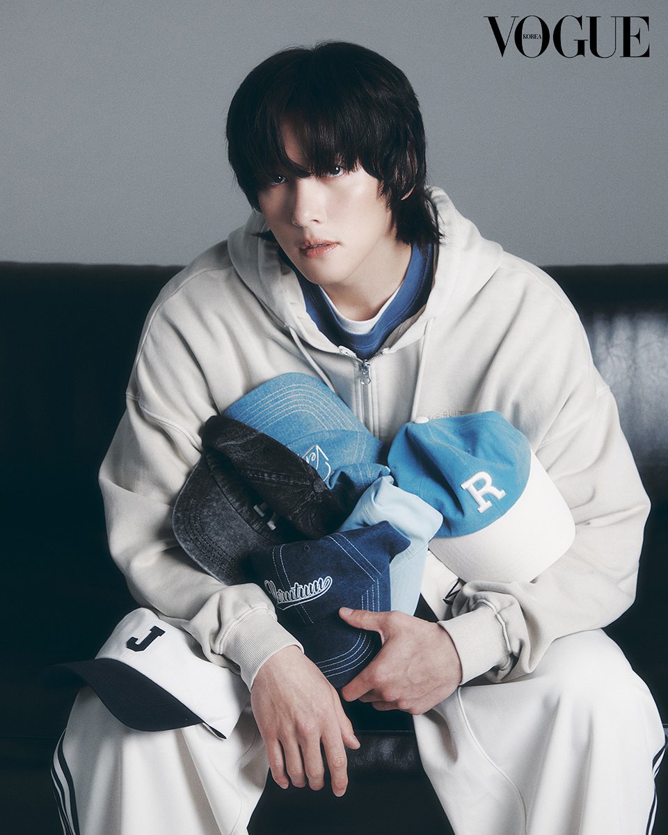 SPRINGCOMPANY Instagram] Vogue 6月 瞬間の動きさえ新しくて