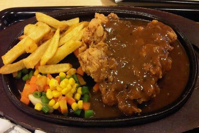 txtdrkuliner's tweet image. Waroeng Steak &amp;amp; Shake