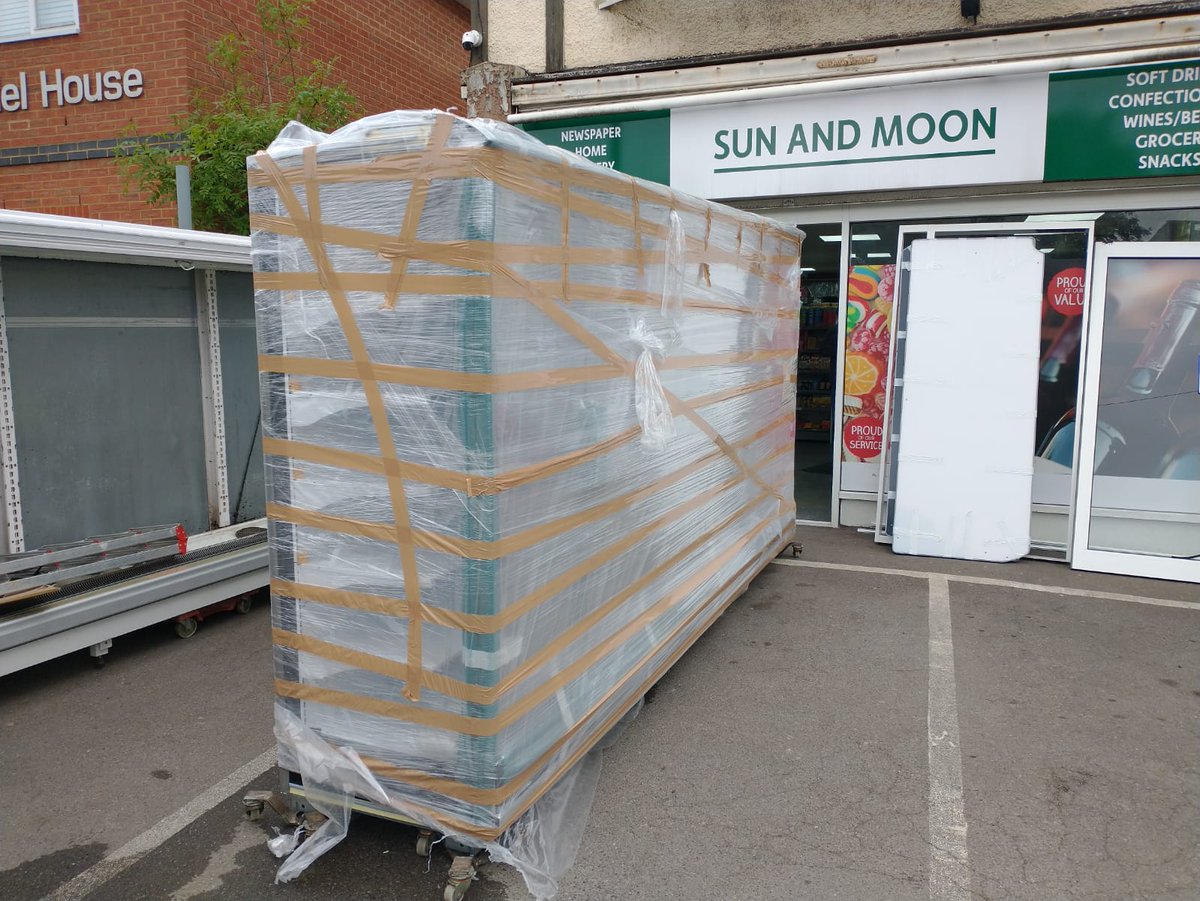 celsiusref's tweet photo. Out with the old and in with a new Arneg Chiller cabinet in #Farnham #commercialrefrigeration #refrigeration #surrey #localbusiness #shoplocal https://t.co/QSKZIdYieb