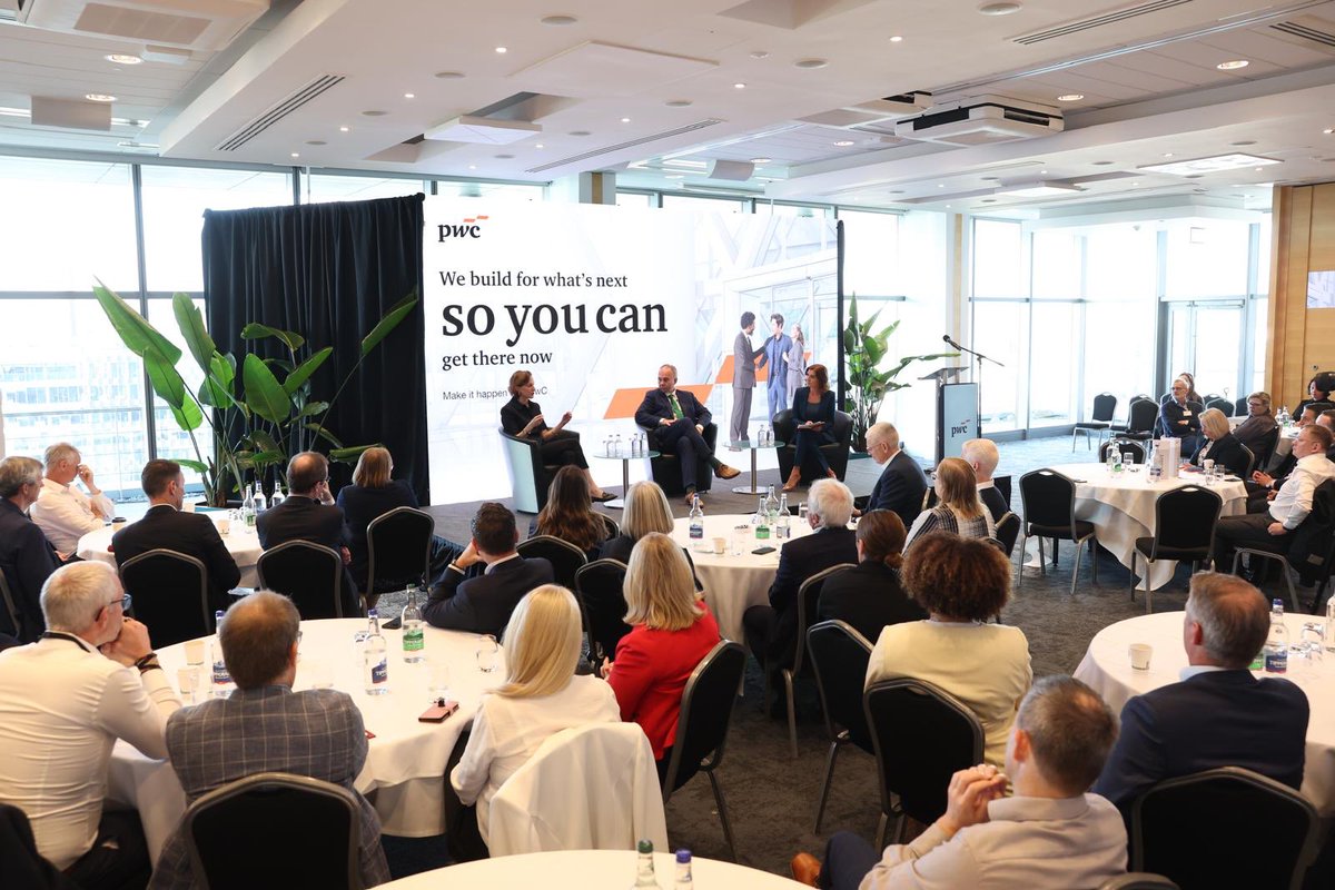 💡 Interesting panel discussion with Anne Applebaum and Lord Gavin Barwell on global dynamics and their impact on business.

#PwCLeadershipExchange