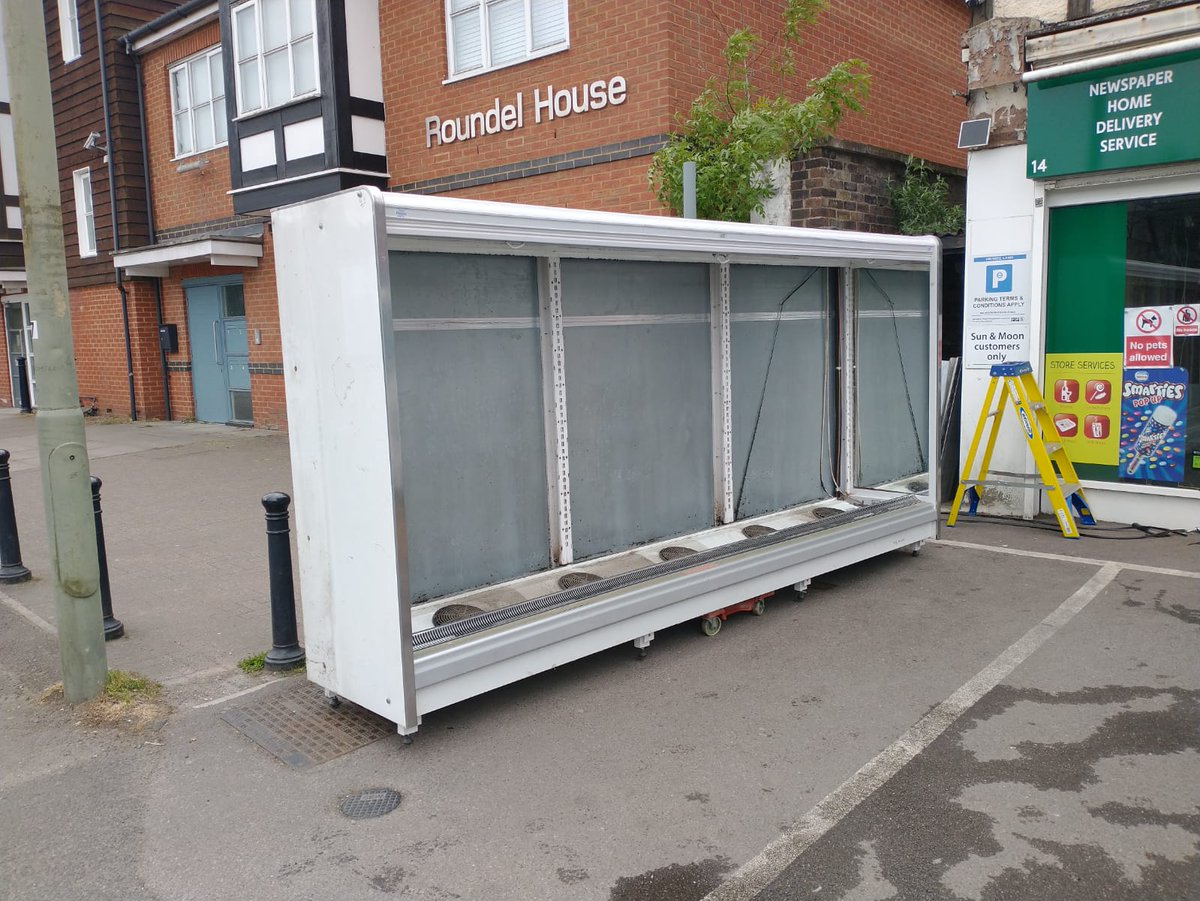 celsiusref's tweet photo. Out with the old and in with a new Arneg Chiller cabinet in #Farnham #commercialrefrigeration #refrigeration #surrey #localbusiness #shoplocal https://t.co/QSKZIdYieb