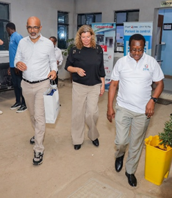 PharmAccessKE's tweet photo. This week we welcomed @pd_hof from @DutchMFA to Wama Nursing Home, where @PharmAccessOrg innovations are delivering inclusive, quality care, demonstrating that 🇳🇱🇰🇪partnerships are closing health equity gaps through trust, tech &amp; smart financing using @SafeCare @MTIBA &amp; @MCFund. https://t.co/7pxU73O40F