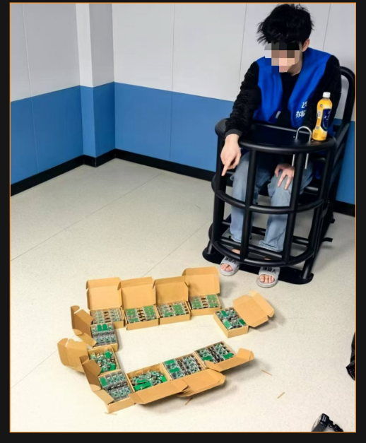 KLaboratories's tweet photo. CHINA NEWS #VALORANT #无畏契约

"One jail cell wasn’t enough! 15 people arrested in China for developing and selling Valorant cheats!"

"Uma cela de prisão não foi suficiente! 15 pessoas foram presas por desenvolver e vender cheats de Valorant!".

🔗https://t.co/nkp2bwud4L https://t.co/EOSpgVJuSF