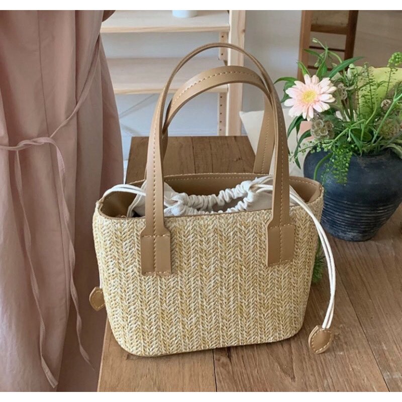 notevenastone's tweet image. 🌊 liburan ke pantai tapi masih bawa tote bag kampus?
Yuk upgrade😙
cek totebag anyaman ini, cocok bgt buat ke pantai — lucu, muat banyak🙌