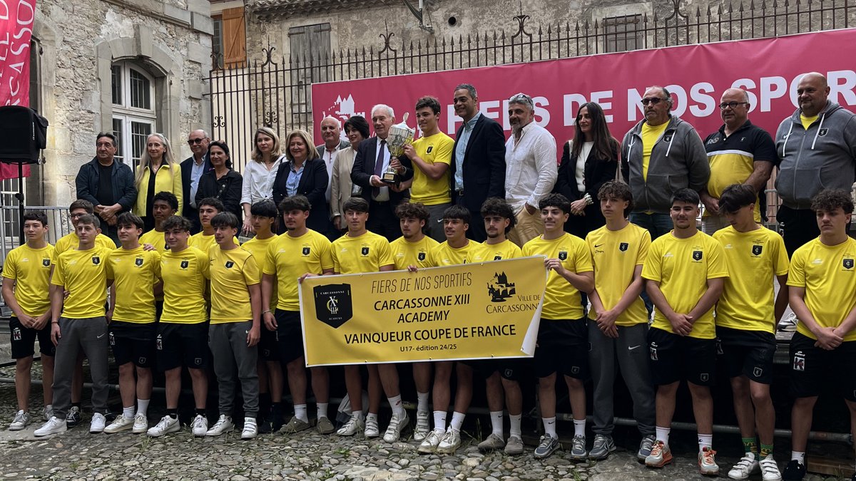 🟡⚫Les U17 de l’Academy Sportive Carcassonne XIII reçus à l’Hôtel de Ville !

Suite à leur magnifique victoire en Coupe de France, les jeunes treizistes ont été reçus hier soir par la Ville de Carcassonne.

Encore bravo à nos jeunes Canaris ! 🏉🐤