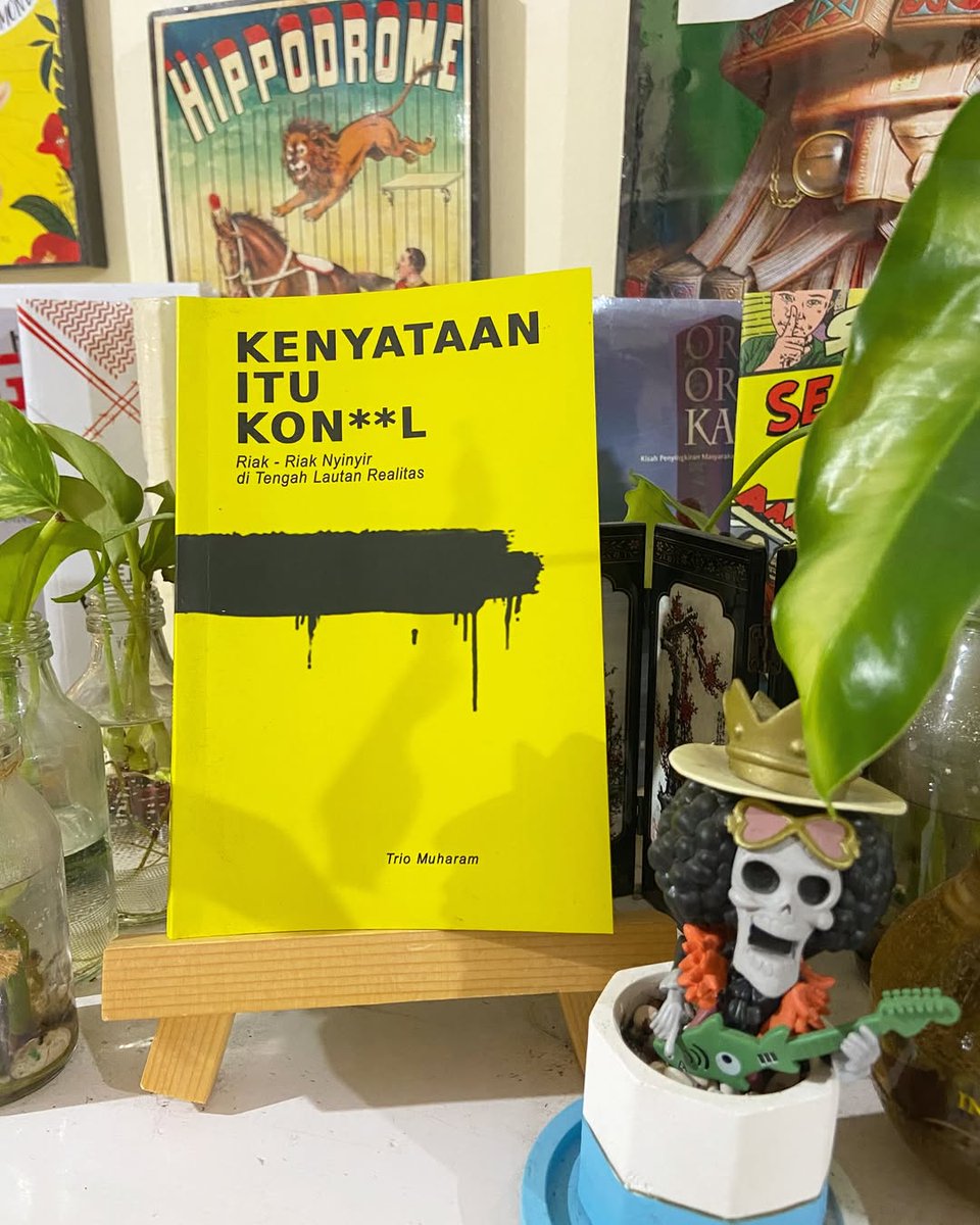 “Membaca buku ini membuat kita berani menertawai diri sendiri dan ditertawakan. Seperti sebuah perayaan kejujuran. Sebuah Festival Telanjang yang sangat wajar dan harusnya lumrah. Dasar. Namanya juga Trio.” - Chandra Prasetyo Purwakanti

Sinopsis lengkap: instagram.com/p/DJ6czZ2y0h5/…