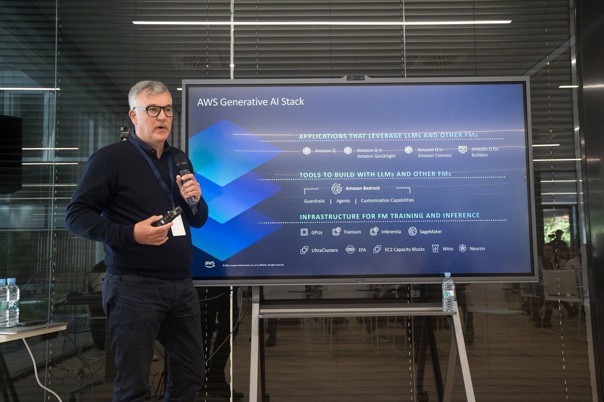 worldlinetech's tweet image. At the #WorldlineTeX, our partners will bring their latest cutting edge solutions to our Tech Community.

Can&apos;t wait to see the new demos and listen to experts from @googlecloud, @awscloud, @MongoDB!

#TechAtWorldline