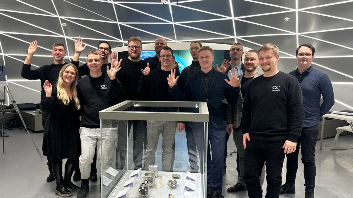 Elendil (@elendilspace) on Twitter photo Lithuanian space comms startup, #Astrolight has raised €2.8m seed funding to develop a scalable laser-based optical communication platform linking satellites to Earth, aiming to become the backbone of secure, high-speed space data transmission in Europe👇
elendilspace.com/2025/05/22/ast… Lithuanian space comms startup, #Astrolight has raised €2.8m seed funding to develop a scalable laser-based optical communication platform linking satellites to Earth, aiming to become the backbone of secure, high-speed space data transmission in Europe👇
elendilspace.com/2025/05/22/ast…