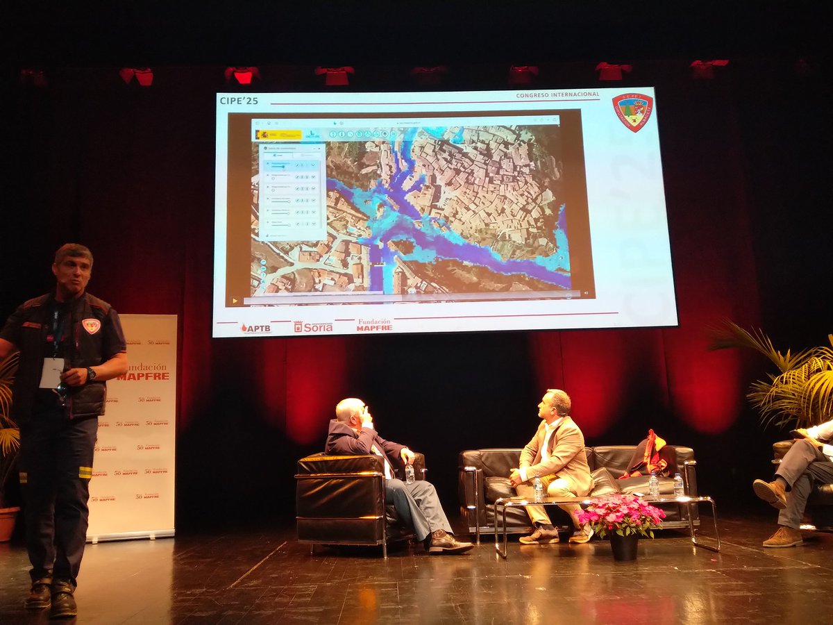VctorManueFdez's tweet photo. ➡️ Estragos de la DANA en #Letur.
Interesante ponencia por parte del jefe de @Sepei_Albacete @F_ovidio_g .
#CIPE25 https://t.co/zZ14svKGwe