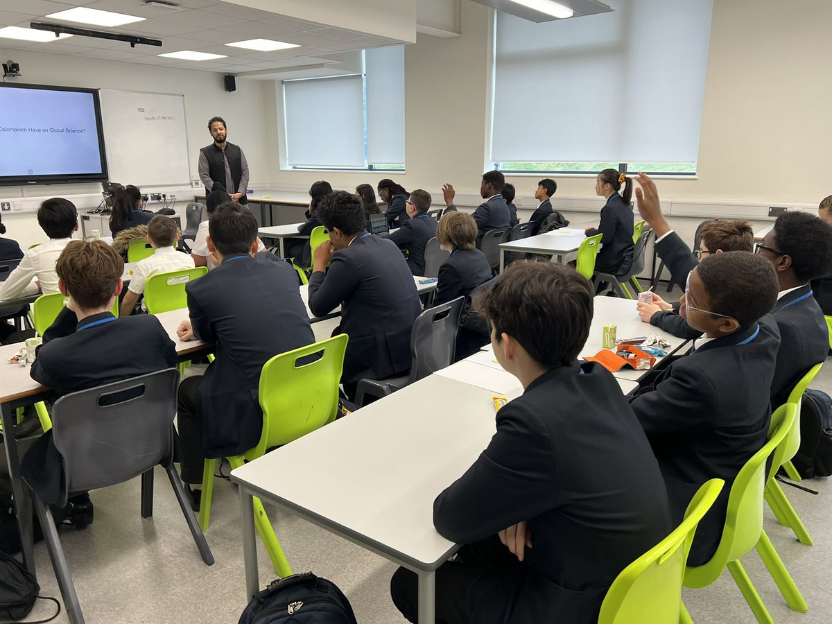 ChilternMMA's tweet image. Our MMA breakfast visits continued this week with Cambridge PhD student 🎓Usama Javed, who shared his incredible work on the impact of ethnic minority scientists on the modern world 🌍.

A truly eye-opening session that sparked meaningful conversations!