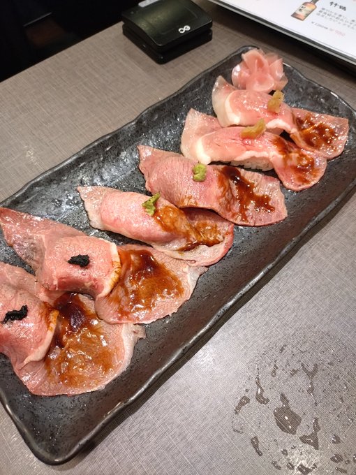 入稿終わりに肉を食べれる幸せよ🥩✨️ 