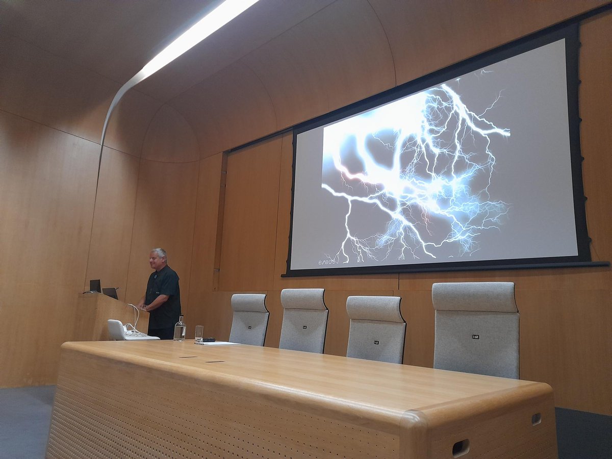 oxfordMec's tweet image. Big thanks to Philip Michael Wolfson for a riveting account of his years as Head of Design with Zaha Hadid - the first of our lectures marking the 10th anniversary of the Investcorp Building! We look forward to the second lecture, 12 June, with her biographer Joseph Giovannini!