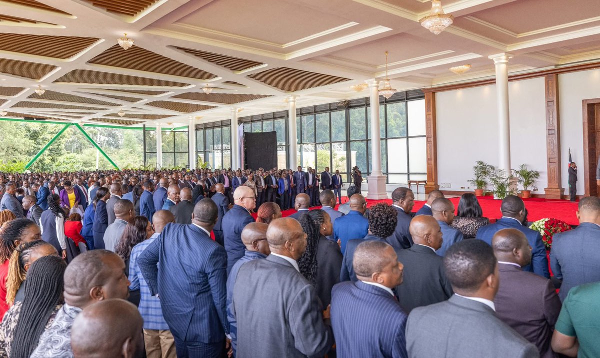 Over 1,600 leaders from across the region met with H.E. President <a href="/WilliamsRuto/">William Samoei Ruto, PhD</a> to deliberate on transformative development projects set to uplift Ukambani.
#Development #UkambaniRising 🇰🇪