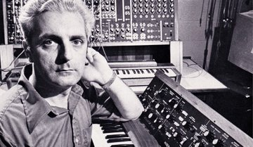 ProfesorJonk's tweet photo. "Nunca me preocupó que los sintetizadores sustituyeran a los músicos. En primer lugar, hay que ser músico para hacer música con un sintetizador".
Robert Moog.
Su influencia en el mundo de la música es inabarcable. Inventó el primer sintetizador.
#Efemeride #RobertMoog #musica https://t.co/KzP00rZAez