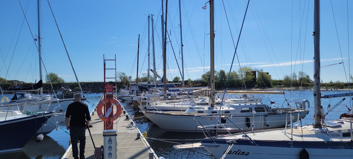 Šonedēļ Latvijas Jūras administrācijas Hidrogrāfijas dienesta speciālisti ar hidrogrāfijas kuteri "Sonārs" veica dziļuma mērījumus Engures ostas teritorijā. (Foto - hidrogrāfa palīgs Kapars Zvejnieks).