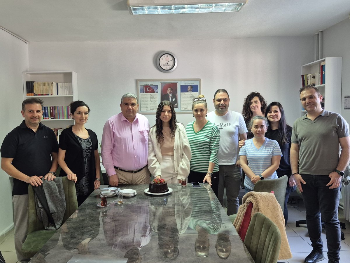 Öğrencimiz Mina ATAK, 14 yıldır dünyanın en iyi üniversitesi seçilen/Einstein’ın okulu olarak bilinen Princeton Üniversitesi’nden (NJ USA) 17 milyon TL’yi aşan tam burs kazandı. Matematik ve ekonomi/finans alanlarında eğitim alacak öğrencimizi başarısı için tebrik ediyoruz💝