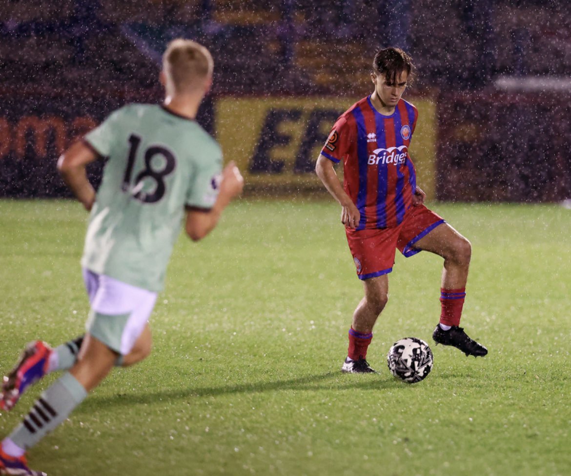 BillyW71's tweet image. #Freeagent

Looking for a club at Step 2/3

Centre Midfield ( CM/ CDM) -19years old

Previous clubs- Aldershot Town FC (made first team debut), AFC Sudbury, Hendon FC, Hayes &amp;amp; Yeading, Colchester United

Drop me a message 🤝