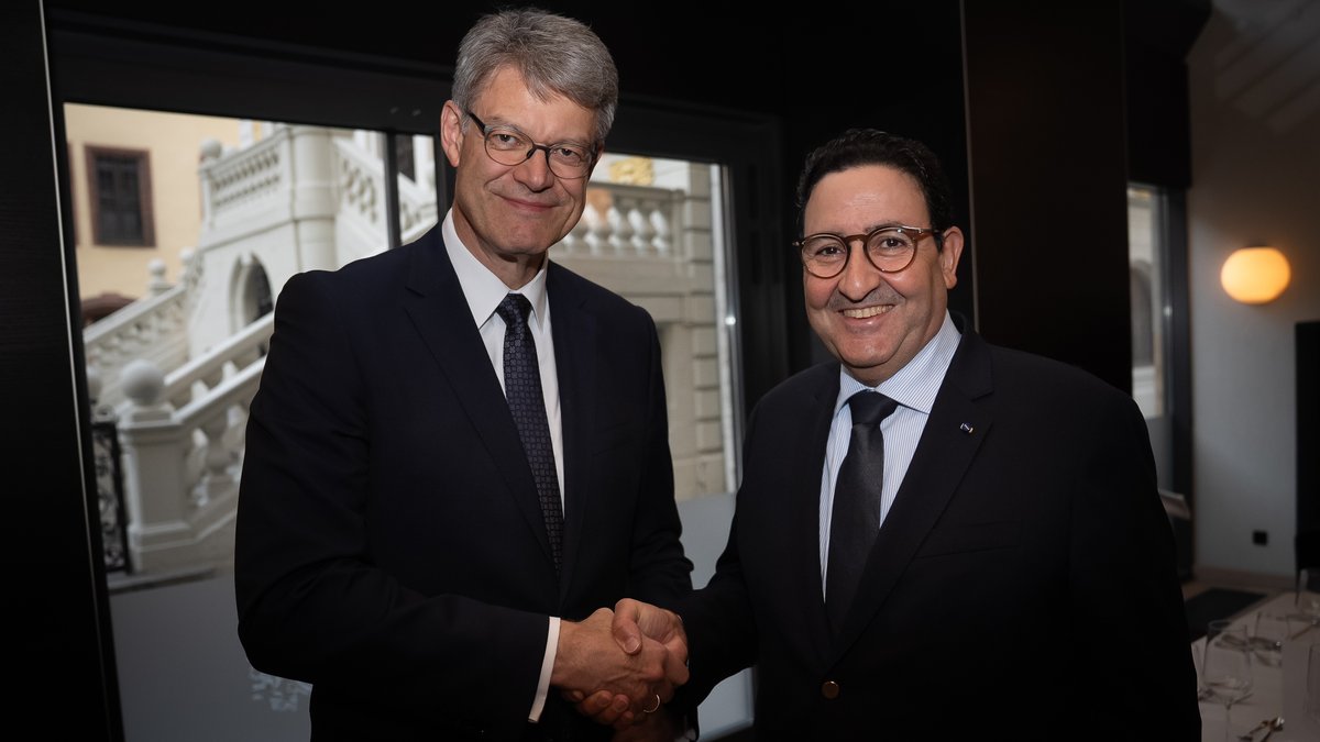 BMV's tweet image. 💡 Das #ITF25 ist eine zwischenstaatliche Organisation mit 69 Mitgliedsländern. Es fungiert als internationale Denkfabrik für #Verkehrspolitik &amp;amp; findet seit 17 Jahren jährlich in Leipzig statt. Mit dabei ist neben Verkehrsminister @PSchnieder auch Staatssekretärin Claudia Stutz.
