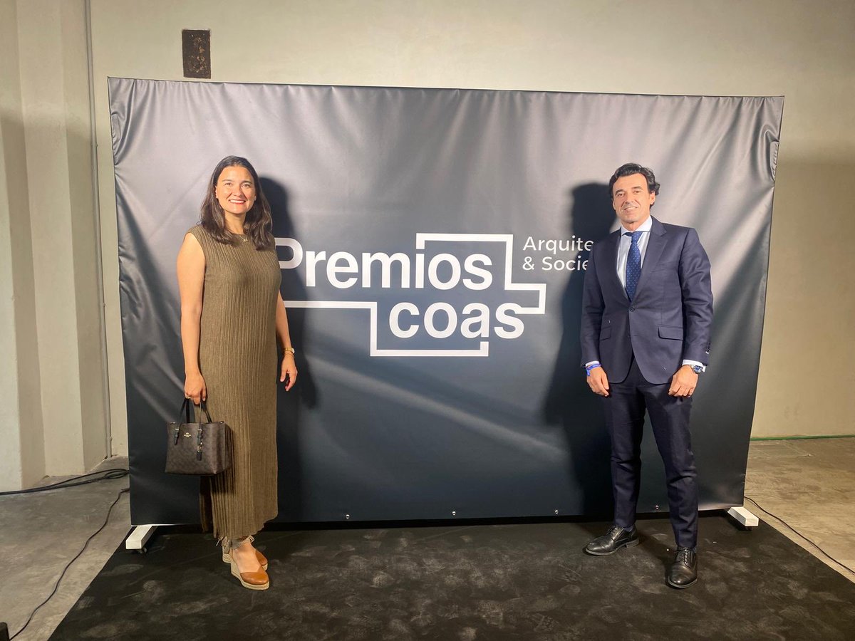 Nuestro decano ⁦<a href="/ManoloRidruejo/">Manuel Ridruejo Ramírez</a>⁩ y Delegada Provincial ⁦<a href="/Palomilla1982/">Paloma Villalobos</a>⁩ acudieron ayer al acto de entrega de premios del Colegio de Arquitectos de Sevilla ⁦<a href="/COASevilla/">Colegio Oficial de Arquitectos de Sevilla</a>⁩
🏅¡Enhorabuena a los premiados!