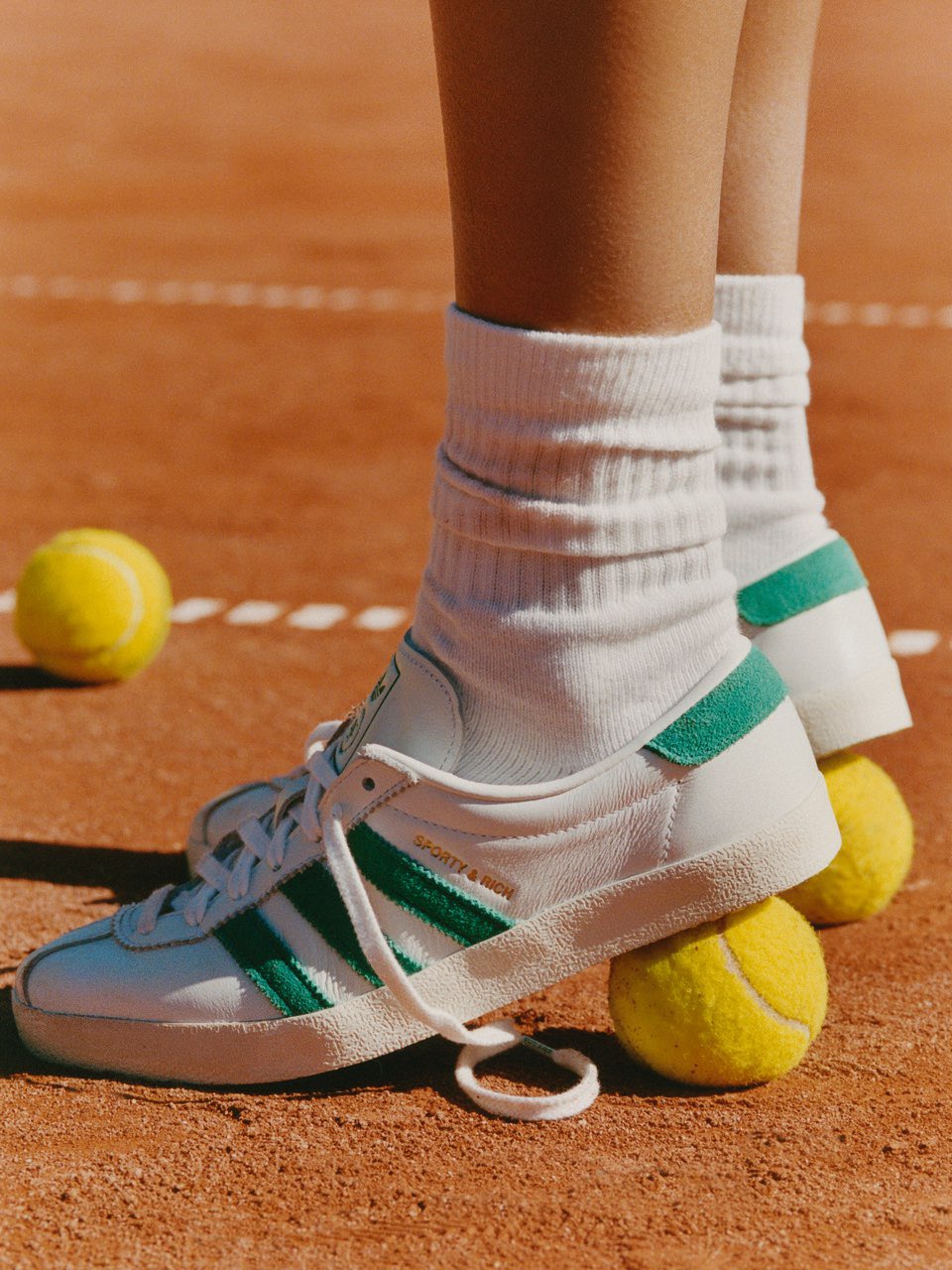 早い者勝ち 大人気 adidas BLANC 洗練された素材＆デザイン◎ Adidas Blanc W(23cm クラウドホワイト×コアブラック×オフ