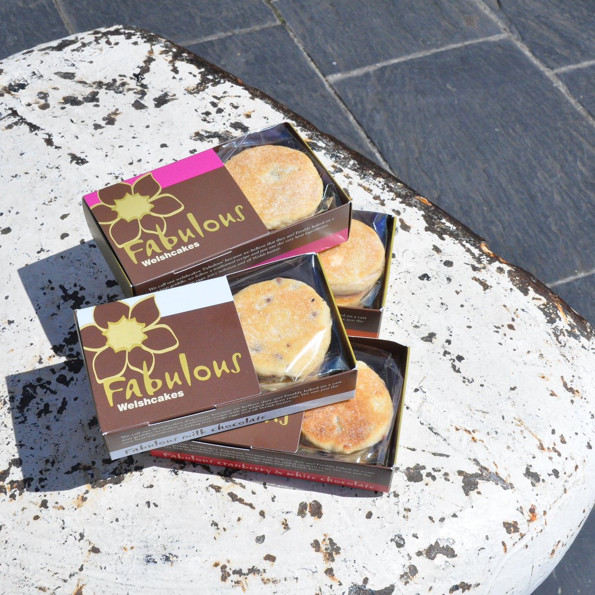 Welshcakes in the sun…is there anything better?!

Pop into our Cardiff Bay and Castle Arcade shops this week and bag your own!

New flavours every day!
.
.
.
#fabulous #welshcakes #fabulouswelshcakes #cardiff