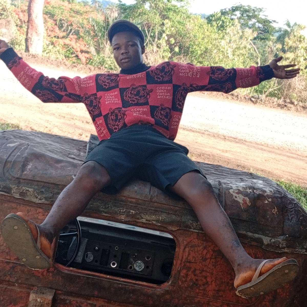 SonComedy's tweet photo. #NewProfilePic https://t.co/wTCW60LzKy