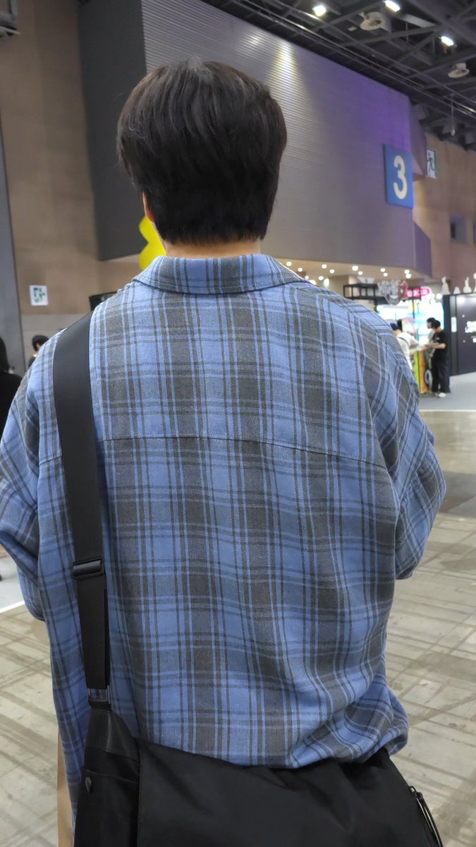 250522 이홍빈 PLAY X4

등짝미...🤭