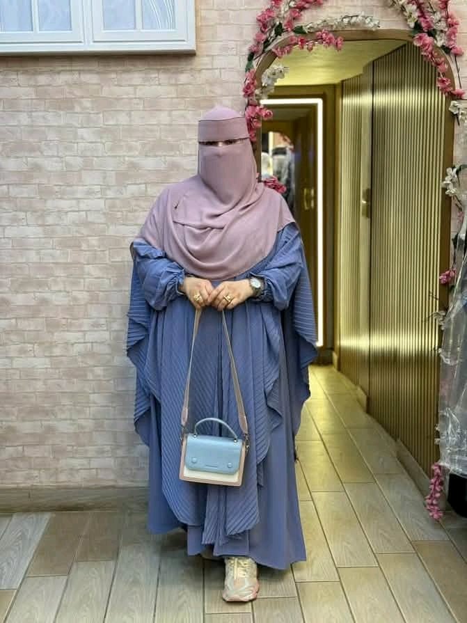 صباح الخير 
تقيمكم كام من عشره في الطقم الجديد ده 😂😂