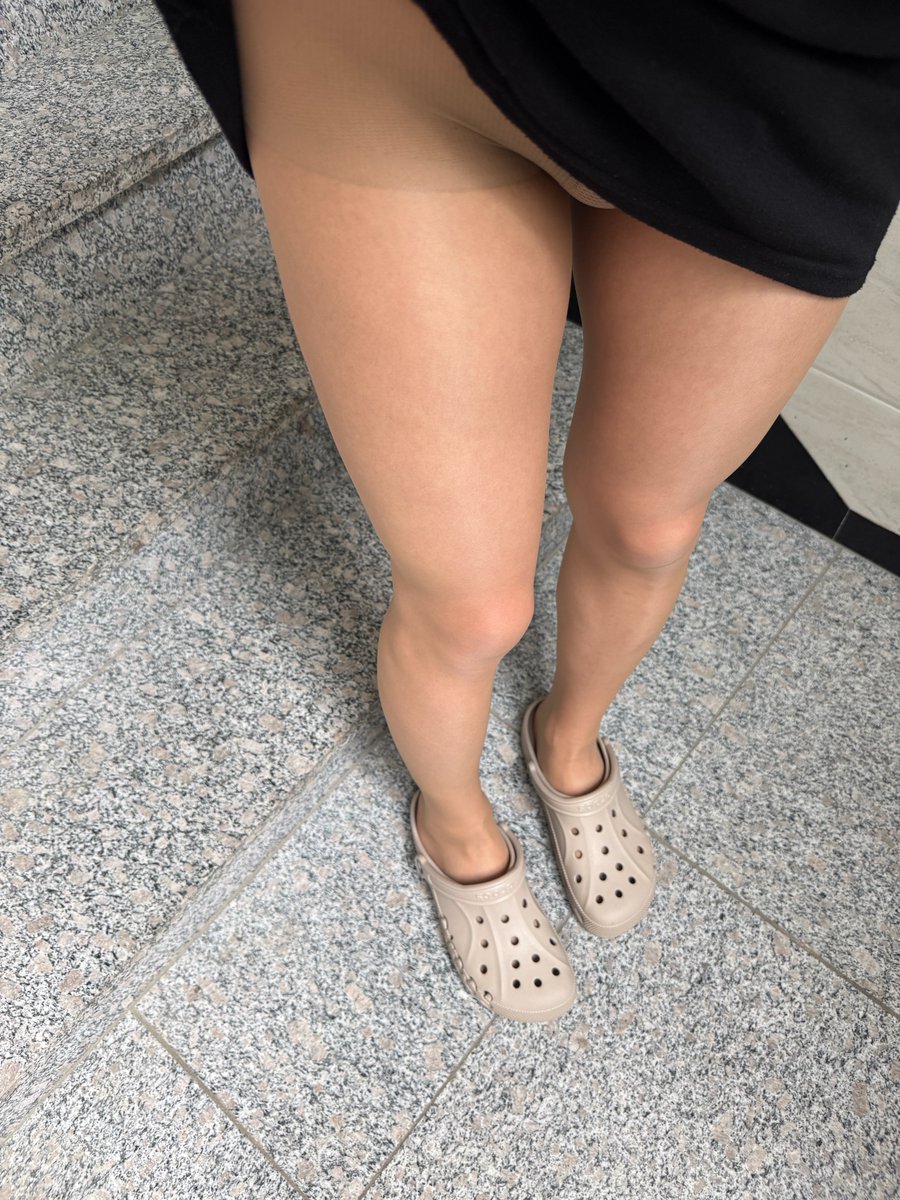 yn785's tweet photo. #스타킹 #야외노출 #야노 https://t.co/fM3kNGGYEk