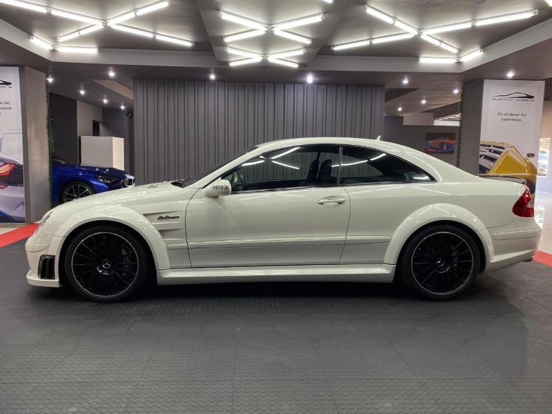 BoitumeloCaleb's tweet photo. R2 695 000
2008 Mercedes-Benz CLK CLK63 AMG Black Series
1 of 40 White CLK63 AMG Black Series worldwide, Track-Focused Upgrades, Stiffer Suspension and Wider Tires, Lightweight Composite Bucket Seats.
6.2L V8 engine
354kW &amp; 630Nm of torque
(40 000 km). https://t.co/vvWR9816QV