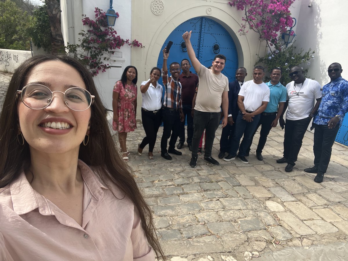 CodevIntl's tweet image. Un moment de détente bien mérité en bord de mer à Sidi Bou Saïd- Tunisie pour nos participants venus de #Madagascar , #Guinée , #Cameroun et #Bénin .
Merci à tous les participants pour leur dynamisme, leur bonne humeur et leur engagement tout au long de cette aventure !