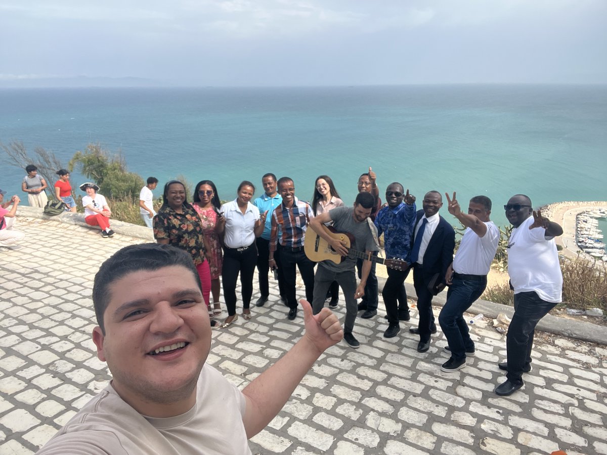 CodevIntl's tweet image. Un moment de détente bien mérité en bord de mer à Sidi Bou Saïd- Tunisie pour nos participants venus de #Madagascar , #Guinée , #Cameroun et #Bénin .
Merci à tous les participants pour leur dynamisme, leur bonne humeur et leur engagement tout au long de cette aventure !