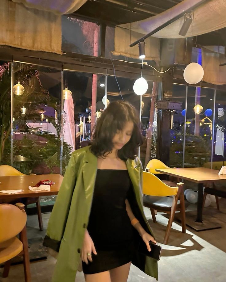 اديثك ؟ تعال خاص