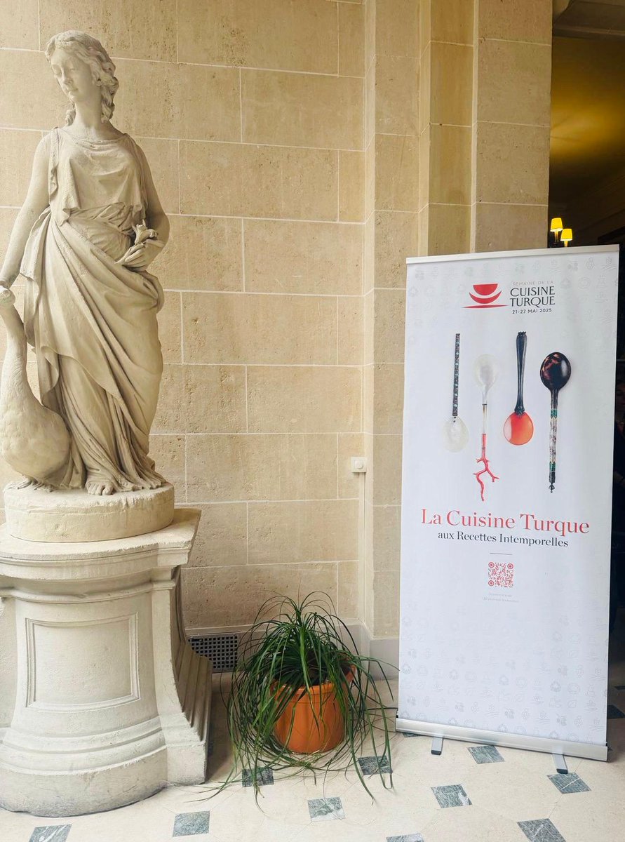 TC_ParisBE's tweet image. Les Classiques de la Cuisine Turque…
Dans le cadre de la quatrième édition de la Semaine de la Cuisine Turque, nous avons eu le plaisir de présenter des saveurs du patrimoine culinaire turc, suite à un récital de piano par Madame Nazlı Hacıalioğlu.
#TurkishCuisineWeek
