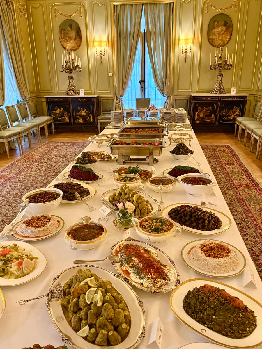 TC_ParisBE's tweet image. Les Classiques de la Cuisine Turque…
Dans le cadre de la quatrième édition de la Semaine de la Cuisine Turque, nous avons eu le plaisir de présenter des saveurs du patrimoine culinaire turc, suite à un récital de piano par Madame Nazlı Hacıalioğlu.
#TurkishCuisineWeek