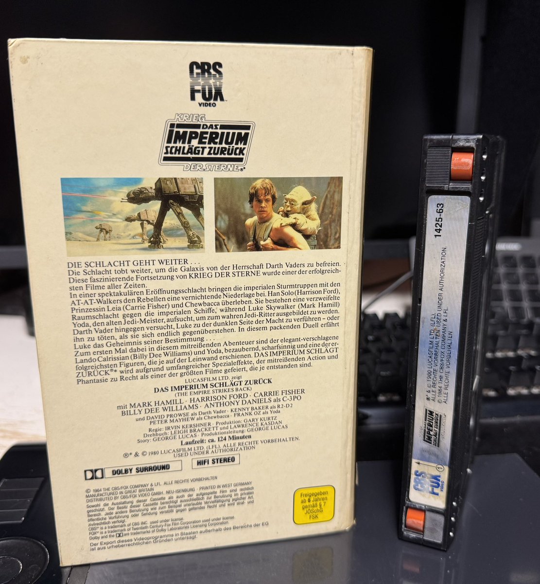 Star Wars home video saga
Chaque jour une édition random de la saga
J2
1984 ESB edition allemande V2000 

#starwars
#empirestrikesback
#collection
#physicalmedia
#homevideo