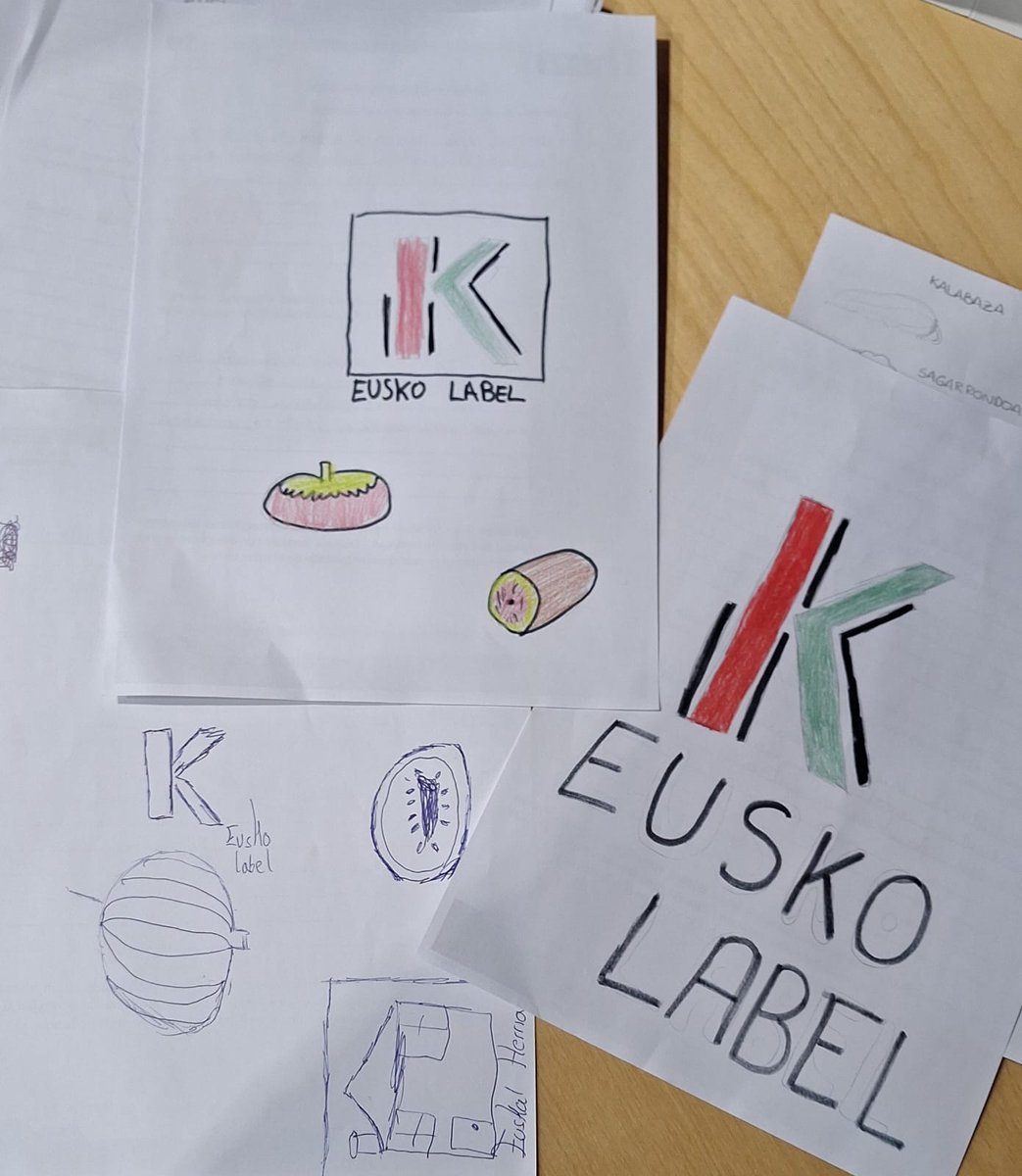 Eusko Label (@euskolabel) on Twitter photo Las criaturas de Nekazariak Eskolan tienen muy claro que el #EuskoLabel 🥬🐄🐓 no es solo un sello: es símbolo de calidad, compromiso y amor por lo nuestro.
A través de esta iniciativa de <a href="/hazifundazioa/">Hazi Fundazioa</a>, el alumnado de 5.º y 6.º de Primaria se sumerge en el sector primario. Las criaturas de Nekazariak Eskolan tienen muy claro que el #EuskoLabel 🥬🐄🐓 no es solo un sello: es símbolo de calidad, compromiso y amor por lo nuestro.
A través de esta iniciativa de <a href="/hazifundazioa/">Hazi Fundazioa</a>, el alumnado de 5.º y 6.º de Primaria se sumerge en el sector primario.