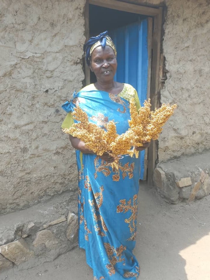 FAO in South Sudan (@faosouthsudan) on Twitter photo πΎ βFrom 4 to 10 bags of sorghum in a year!β
Mama Martha shares how <a href="/FAO/">Food and Agriculture Organization</a> #SouthSudanβs Agricultural Markets, Value Addition & Trade Development project improved her familyβs #Nutrition & #Income ππ½οΈ
Read her inspiring story in the <a href="/FSCluster/">Food Security Cluster</a> bulletin: shorturl.at/XDOYr πΎ βFrom 4 to 10 bags of sorghum in a year!β
Mama Martha shares how <a href="/FAO/">Food and Agriculture Organization</a> #SouthSudanβs Agricultural Markets, Value Addition & Trade Development project improved her familyβs #Nutrition & #Income ππ½οΈ
Read her inspiring story in the <a href="/FSCluster/">Food Security Cluster</a> bulletin: shorturl.at/XDOYr