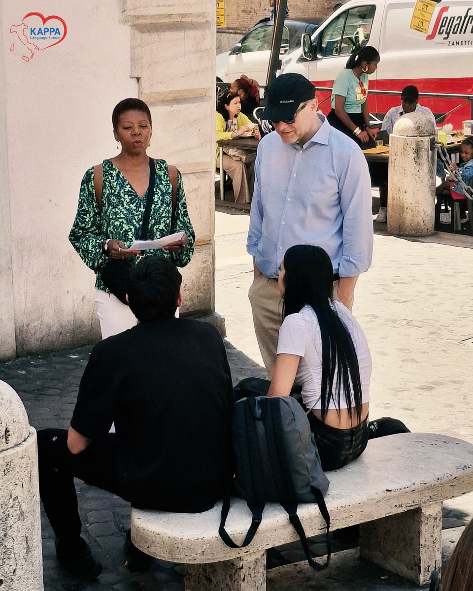 kappalanguage's tweet image. Con la primavera 🌷 torniamo a fare lezione nella nostra aula più bella e accogliente: le strade del Rione Monti! 🏙️ 

#learnitalian #outdoorclass #italiancourse #iostudioconkappa #learningitalian #springtime #igrome