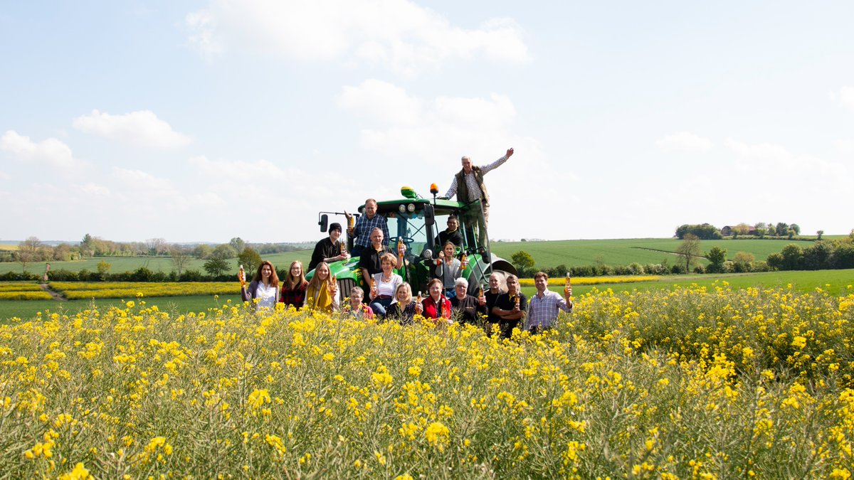 🌱Spotlight on Farrington Oils🌱
This #FarmingFortnight, we're celebrating sustainable innovation with <a href="/RapeseedOilMan/">Duncan Farrington MBE</a> 💛
From field to bottle, Farrington Oils produces the UK’s first carbon &amp; plastic neutral cold-pressed rapeseed oil!
📽️ youtube.com/watch?v=ZWdUIA…
 <a href="/RapeseedOilFans/">Mellow Yellow</a>