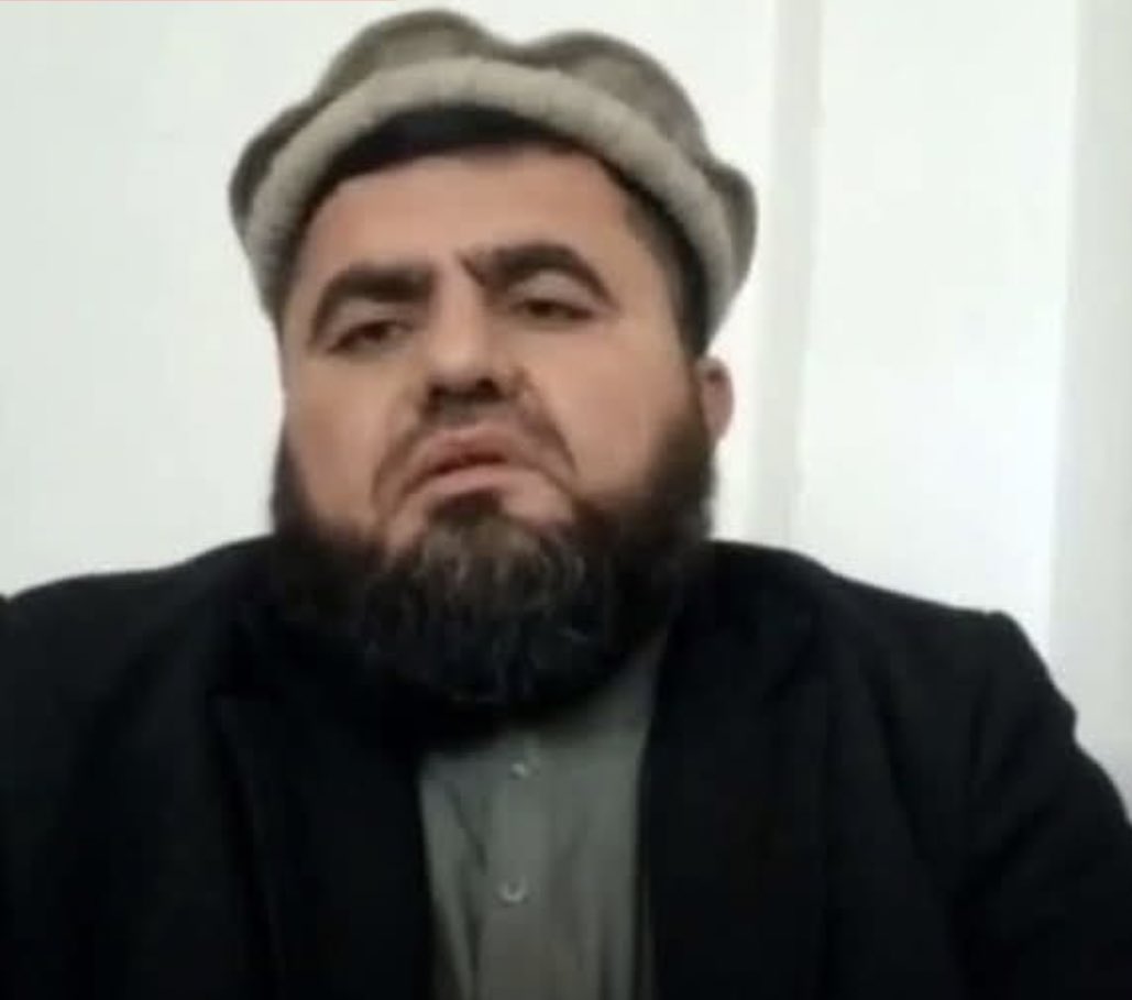 مولوی عبدالقادر قانت، از روحانیون منتقد طالبان شامگاه روز چهارشنبه از سوی استخبارات طالبان از منزلش در کابل بازداشت شد.

به گفته منابع، آقای قانت اکنون در ریاست چهل استخبارات طالبان است.